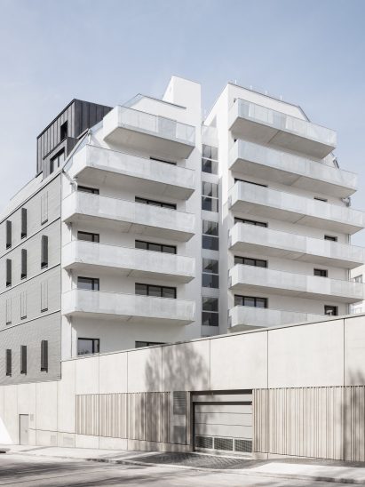 23 housing units in Paris by Karawitz Architects