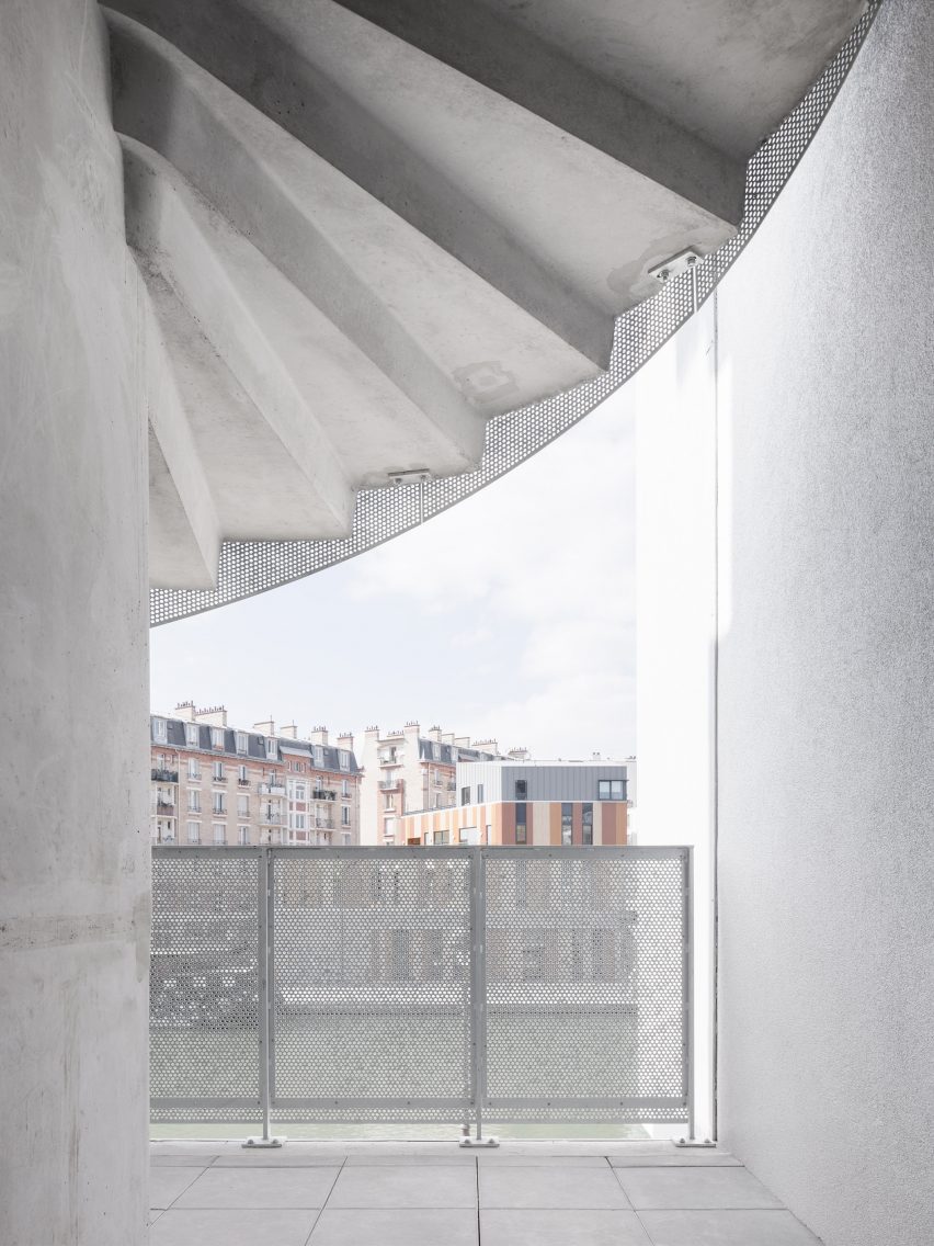 23 housing units in Paris by Karawitz Architects