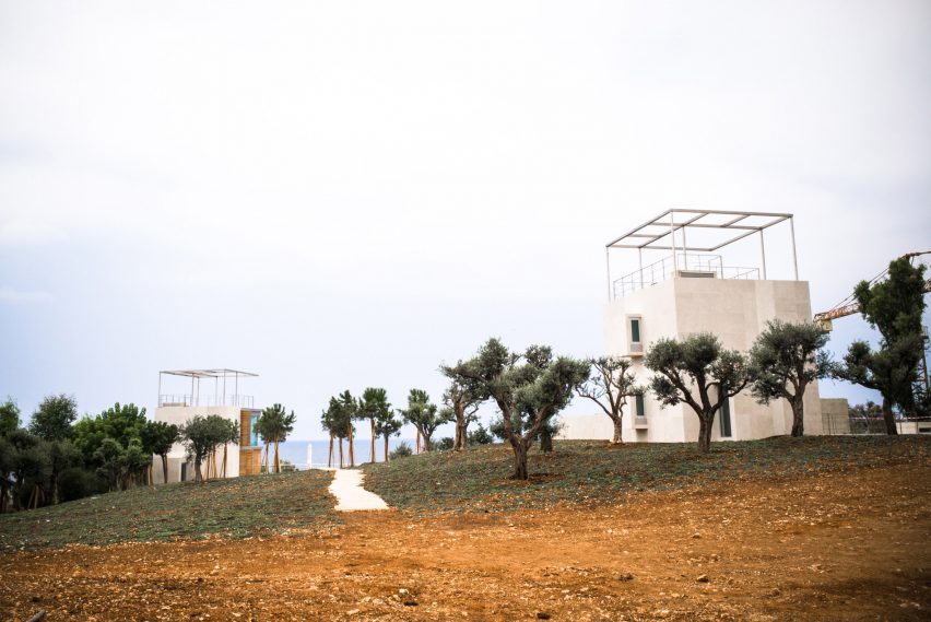Aamchit Houses by HSS