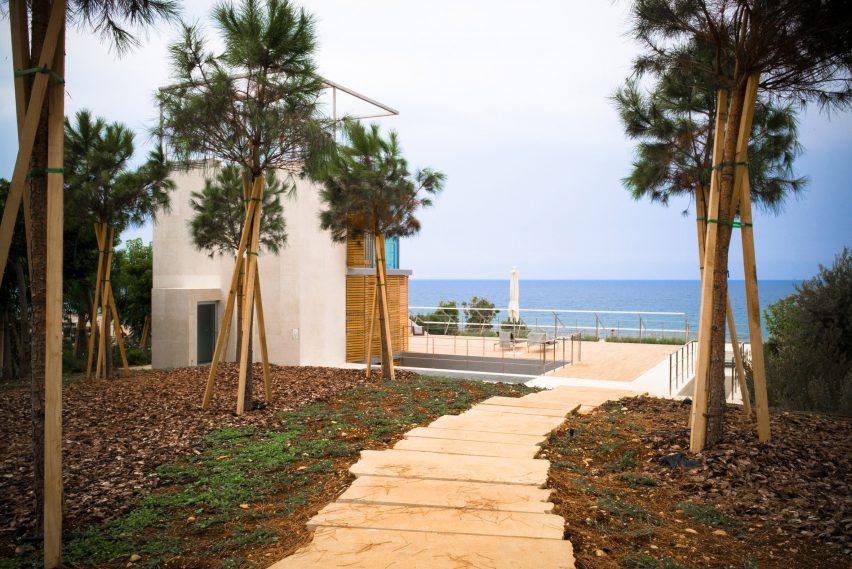 Aamchit Houses by HSS