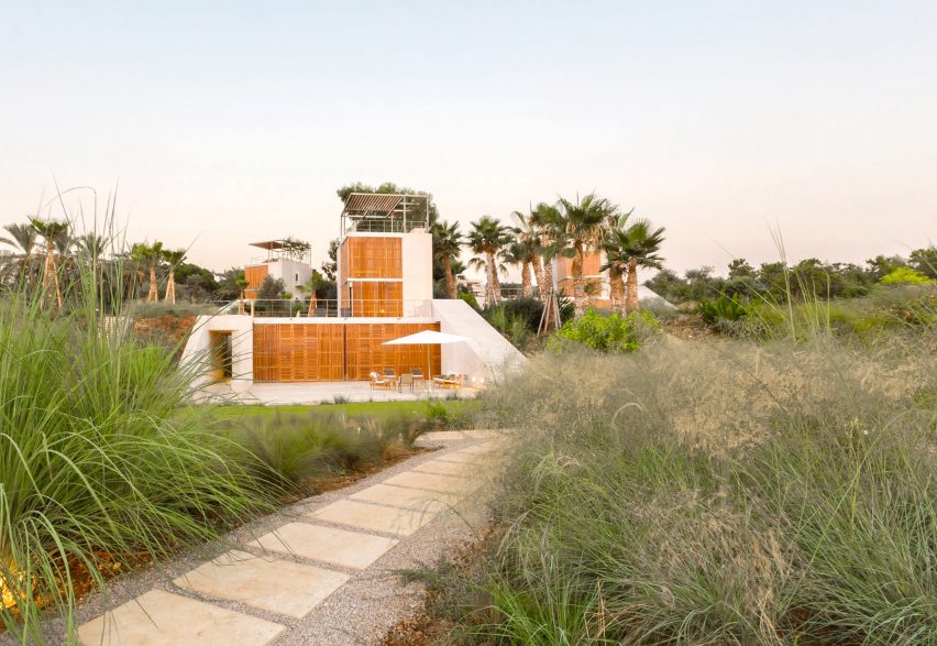 Aamchit Houses by HSS
