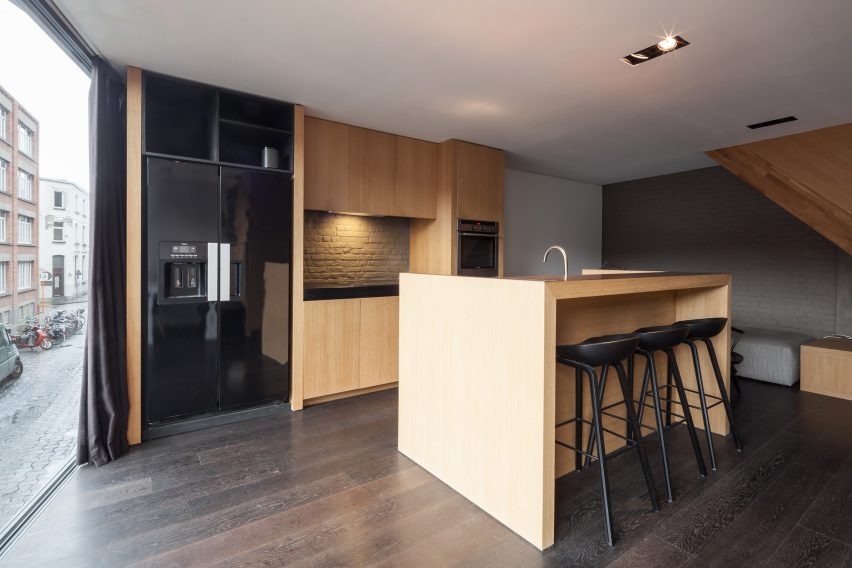 Abeel House by Miass Sys