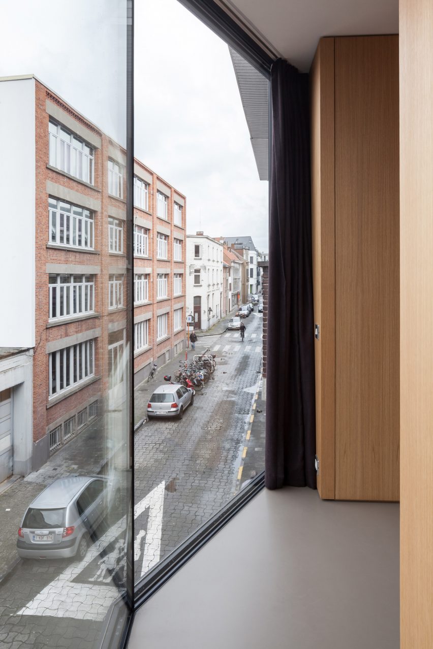 Abeel House by Miass Sys