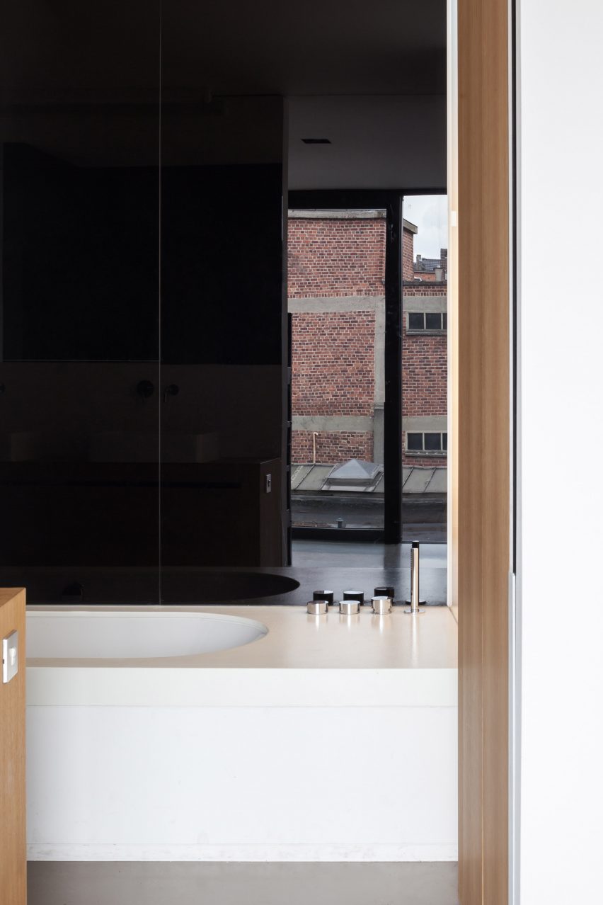 Abeel House by Miass Sys