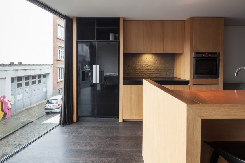 Abeel House by Miass Sys