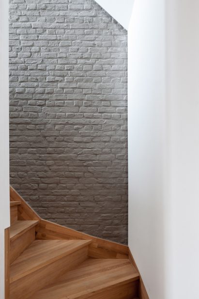 Abeel House by Miass Sys