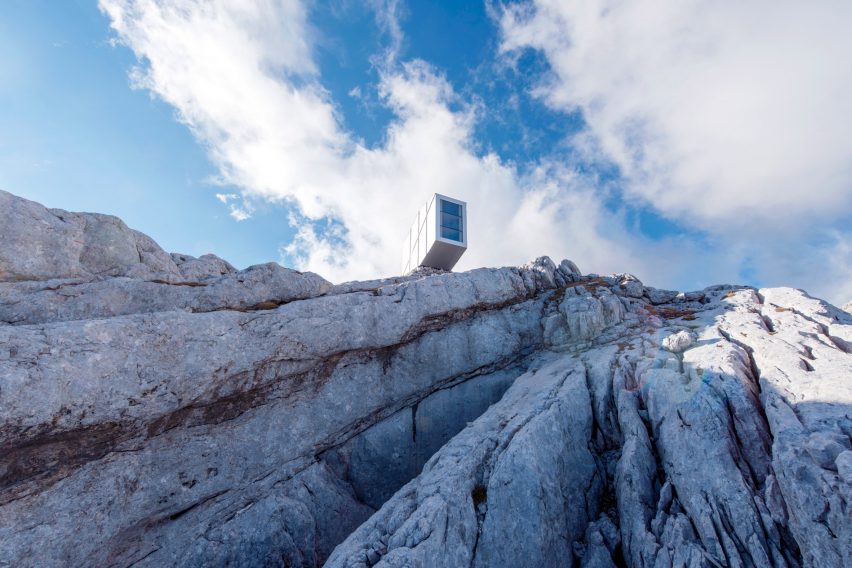 alpine-shelter-ofis-architecture-slovenia_dezeen_2364_col_0