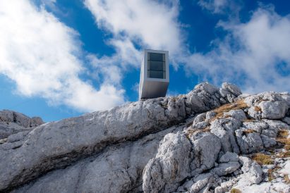 alpine-shelter-ofis-architecture-slovenia_dezeen_2364_col_0