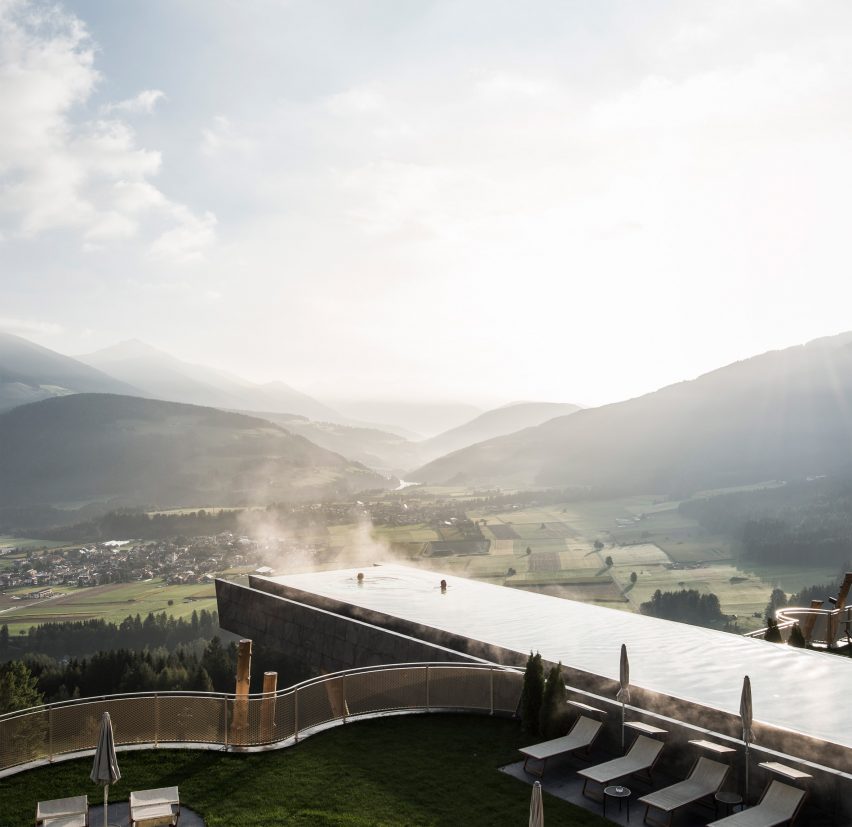 Cantilevering sky pool by noa