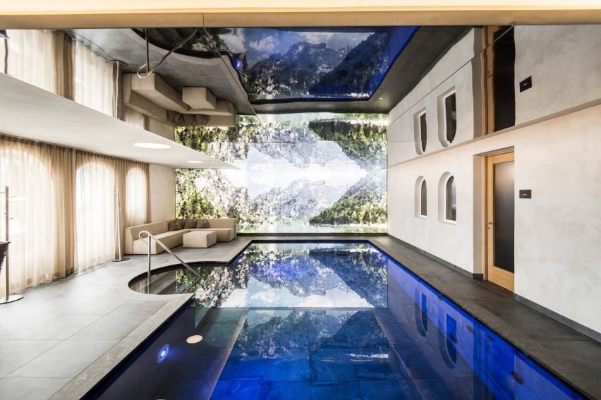 Cantilevering sky pool by noa