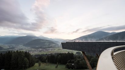 Cantilevering sky pool by noa