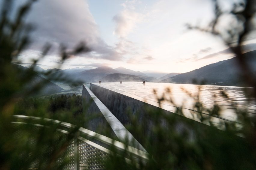Cantilevering sky pool by noa
