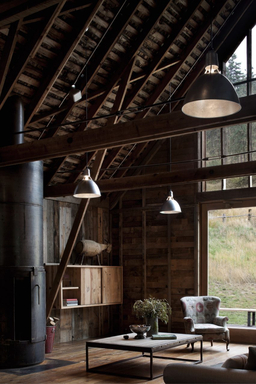 Canyon Barn by MW Works