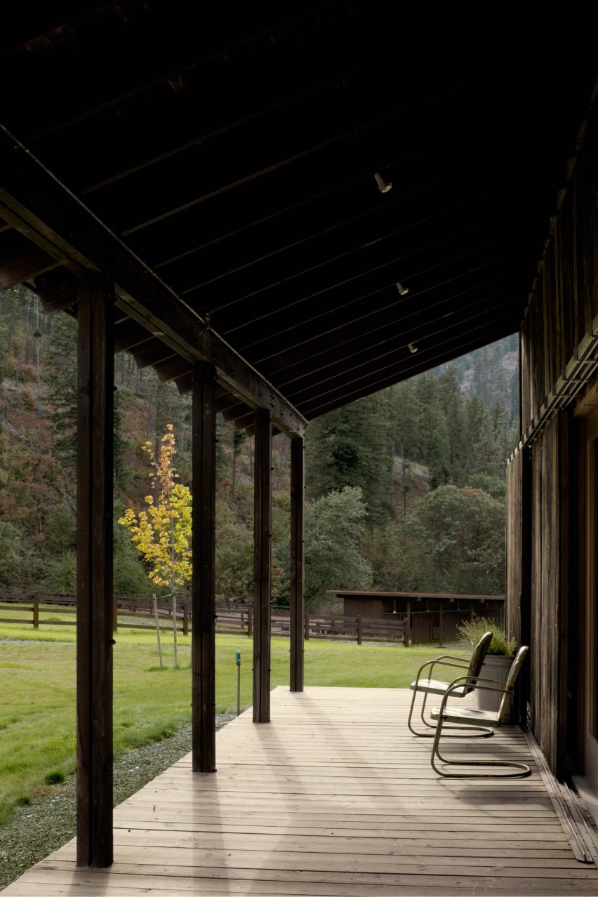 Canyon Barn by MW Works