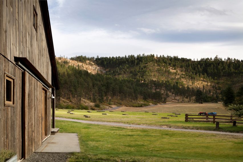 Canyon Barn by MW Works