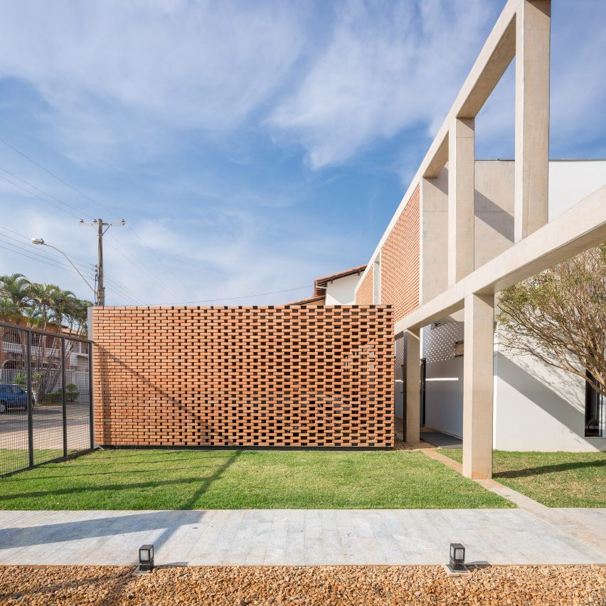Casa Grid by BLOCO Arquitetos