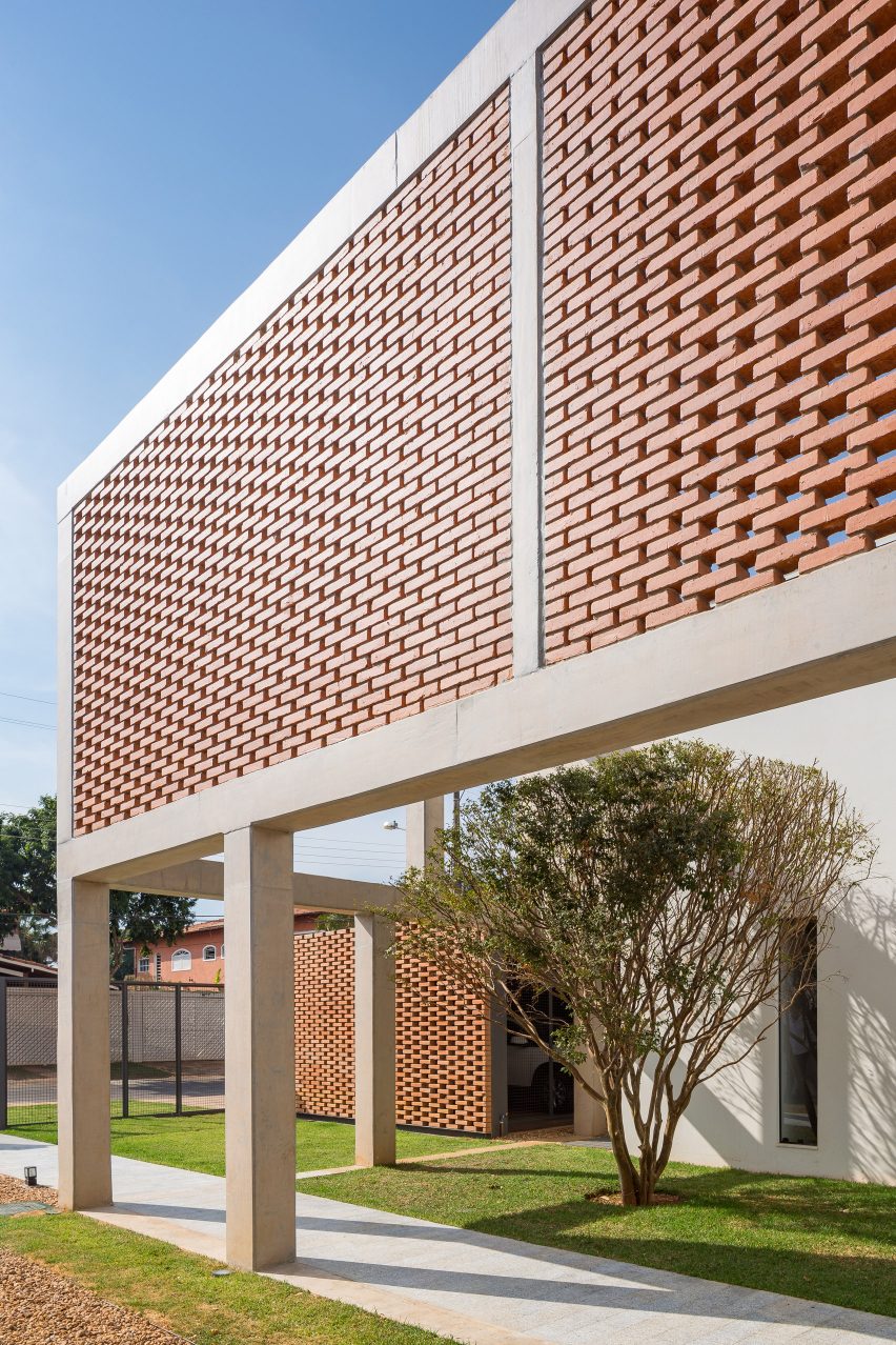 Casa Grid by BLOCO Arquitetos