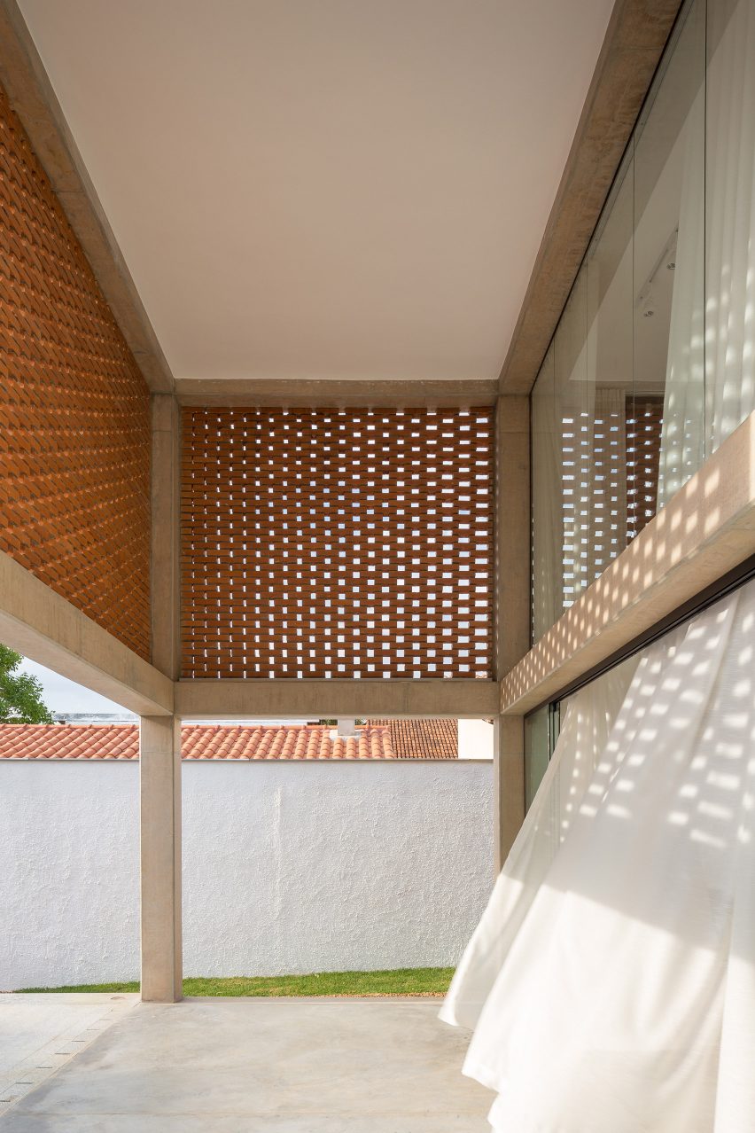 Casa Grid by BLOCO Arquitetos