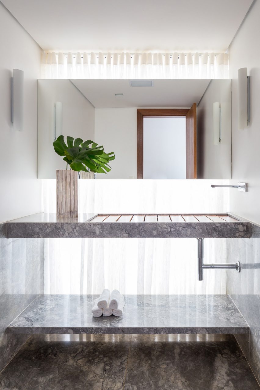 Casa Grid by BLOCO Arquitetos