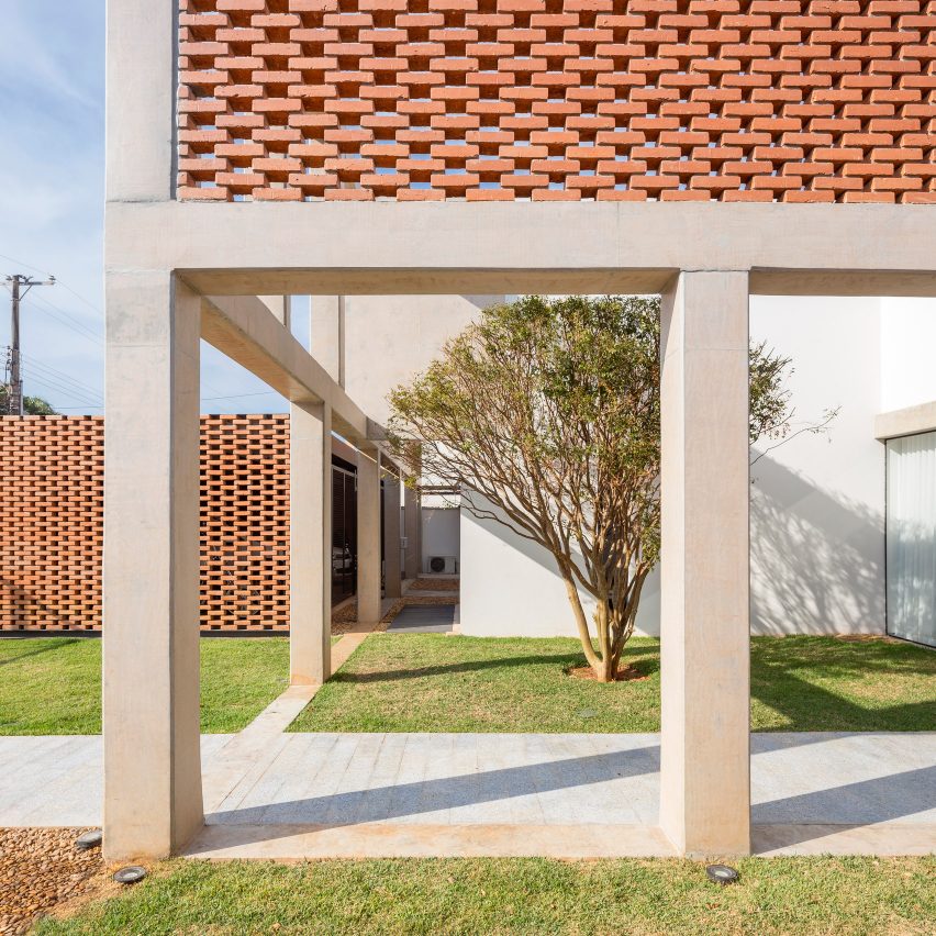 Casa Grid by BLOCO Arquitetos