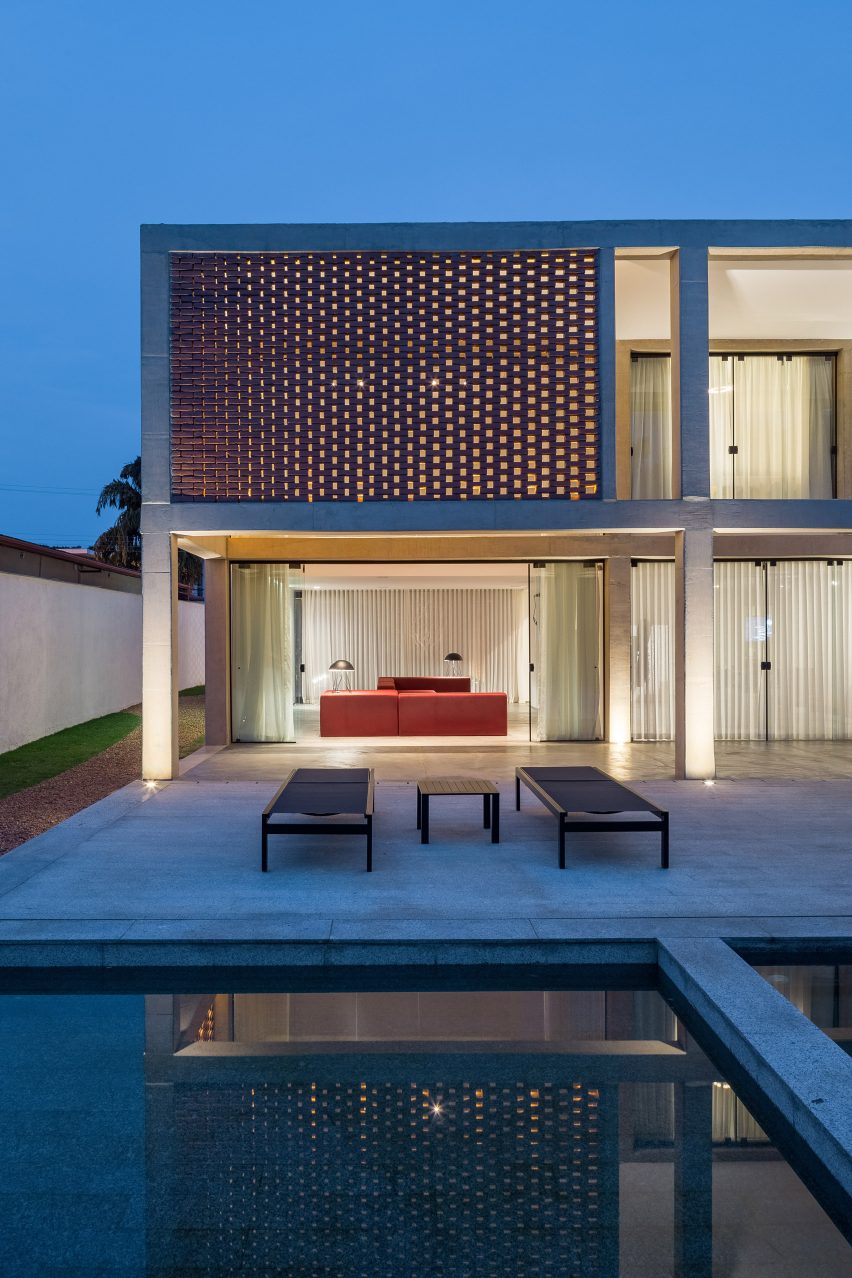 Casa Grid by BLOCO Arquitetos