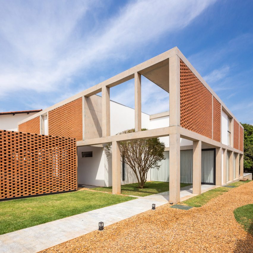 Casa Grid by BLOCO Arquitetos