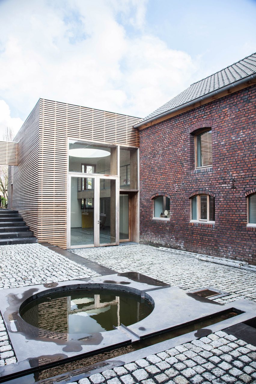 Dutch farmhouse conversion by Jeanne Dekkers Architects in Limburg
