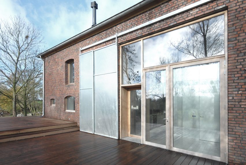 Dutch farmhouse conversion by Jeanne Dekkers Architects in Limburg