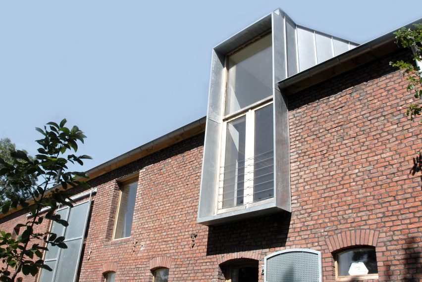 Dutch farmhouse conversion by Jeanne Dekkers Architects in Limburg