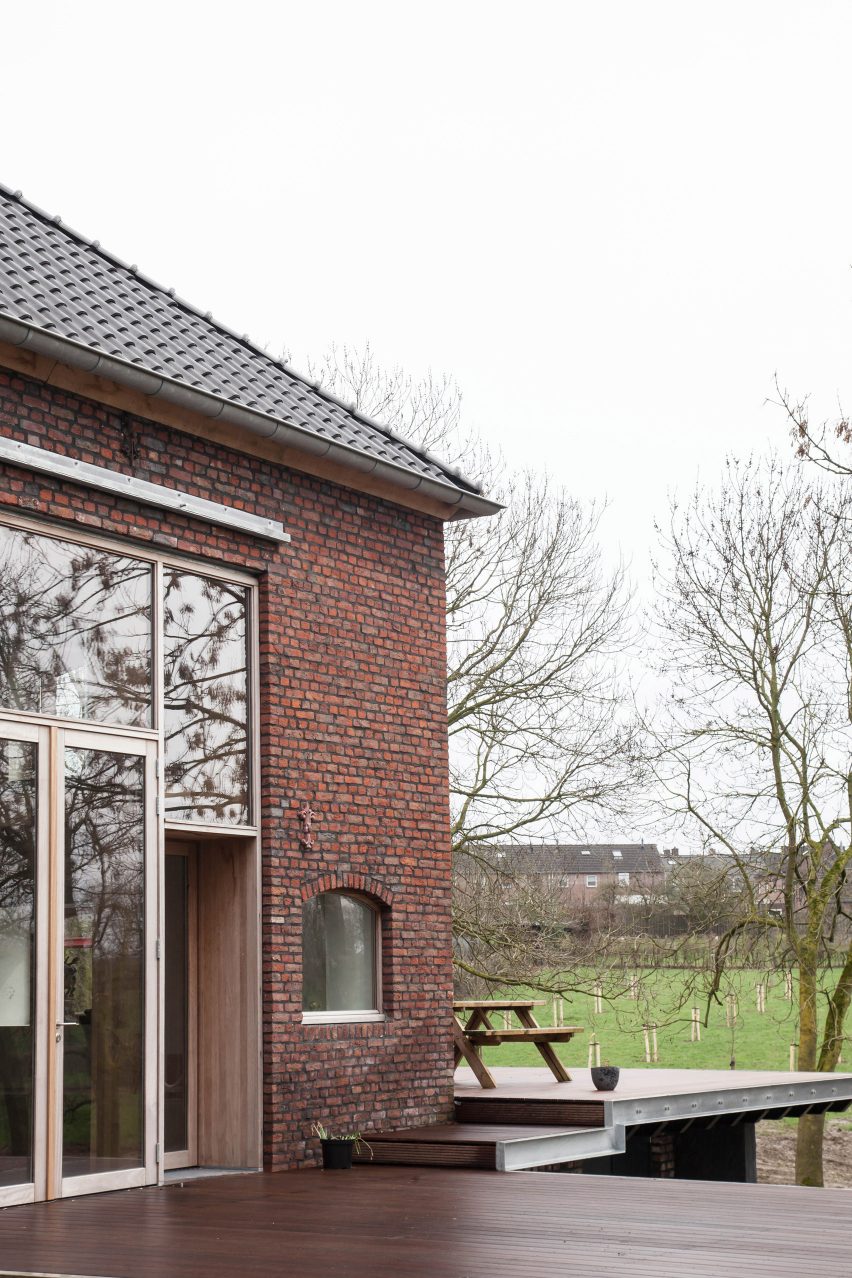 Dutch farmhouse conversion by Jeanne Dekkers Architects in Limburg