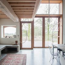 Jeanne Dekkers Architectuur converts traditional Dutch farm into contemporary house and studio
