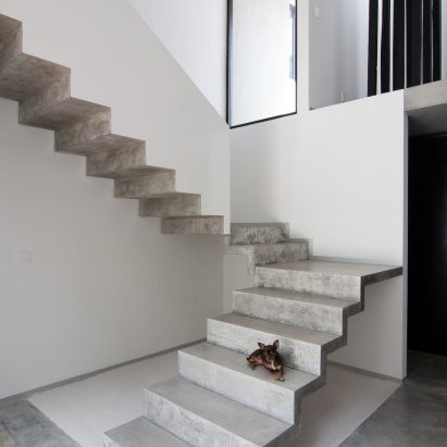 10 popular concrete home interiors from Dezeen’s Pinterest boards