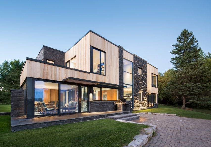 Hemmingford House by Simard
