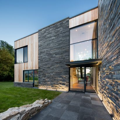 Hemmingford House by Simard