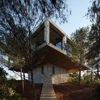 holidayarchitecture-2017-homes_dezeen_2364_col_2
