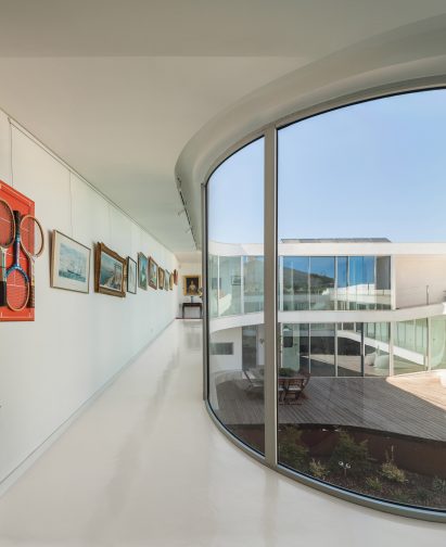 house-estoril-antonio-costa-lima-residential-architecture-portugal_dezeen_2364_col_12