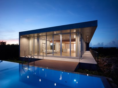 House on Ikema Island by 1100 Architect