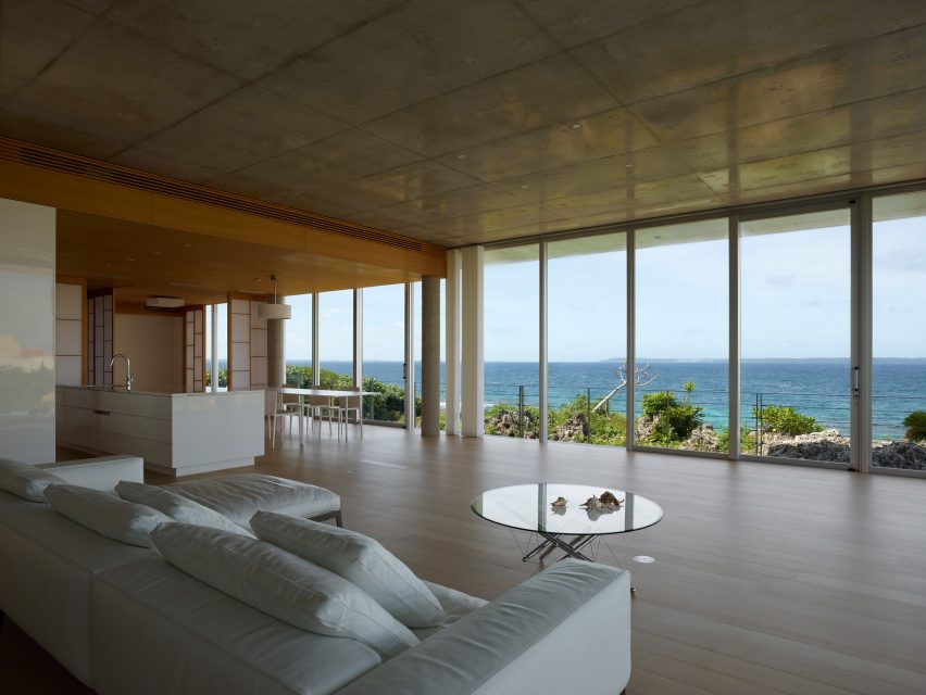 House on Ikema Island by 1100 Architect