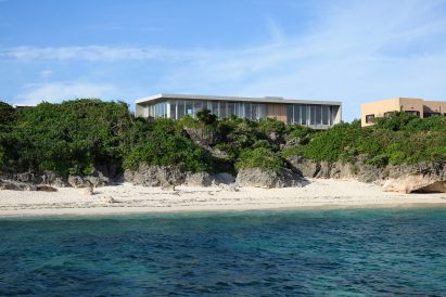 House on Ikema Island by 1100 Architect