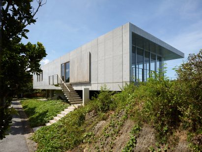 House on Ikema Island by 1100 Architect