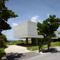 1100 Architect elevates concrete house above a bluff on a tiny Japanese island