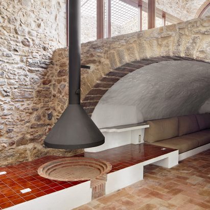 house-renovation-arquitectura-g-lounge-roundup-pinterest-dezeen-col