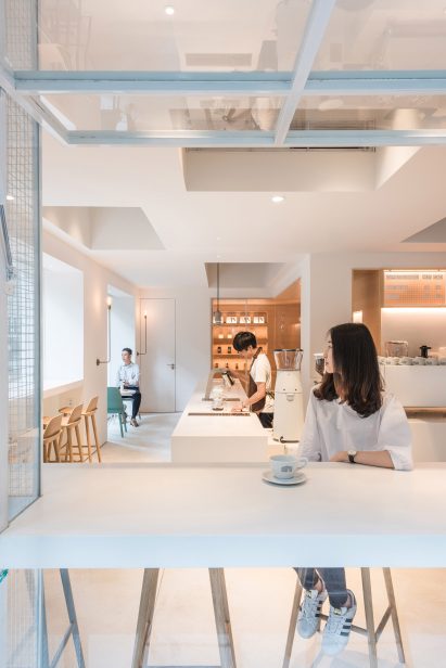 in-and-between-boxes-lukstudio-interiors-atelier-peter-fong-offices-china_dezeen_2364_col_10