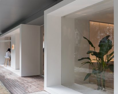 in-and-between-boxes-lukstudio-interiors-atelier-peter-fong-offices-china_dezeen_2364_col_17
