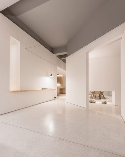in-and-between-boxes-lukstudio-interiors-atelier-peter-fong-offices-china_dezeen_2364_col_28