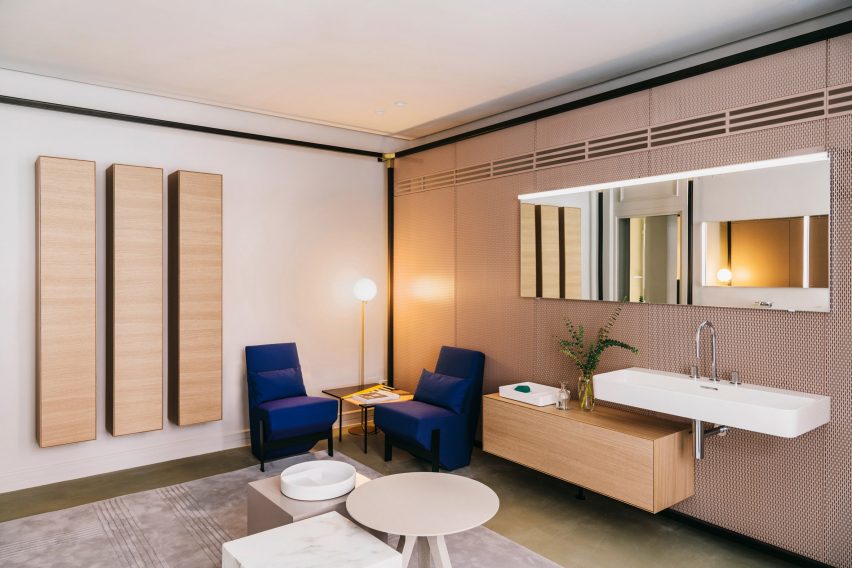 Laufen showroom in Madrid by Patricia Urquiola