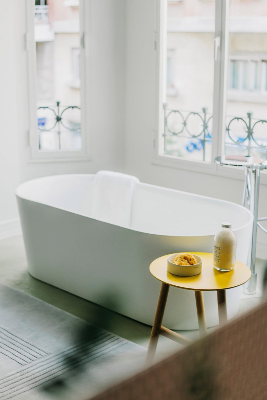 Laufen showroom in Madrid by Patricia Urquiola