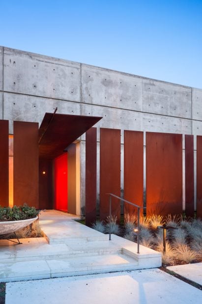 mask-house-hastings-architecture-associates-architecture_dezeen_2364_col_3