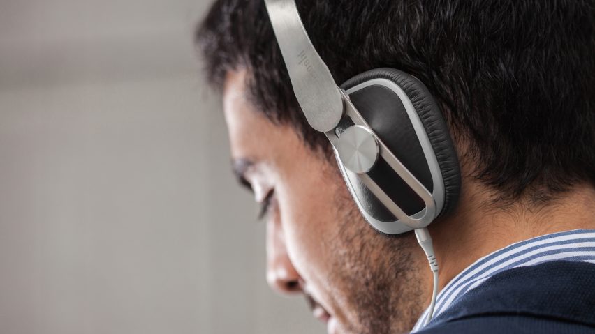 Avanti headphones by Moshi