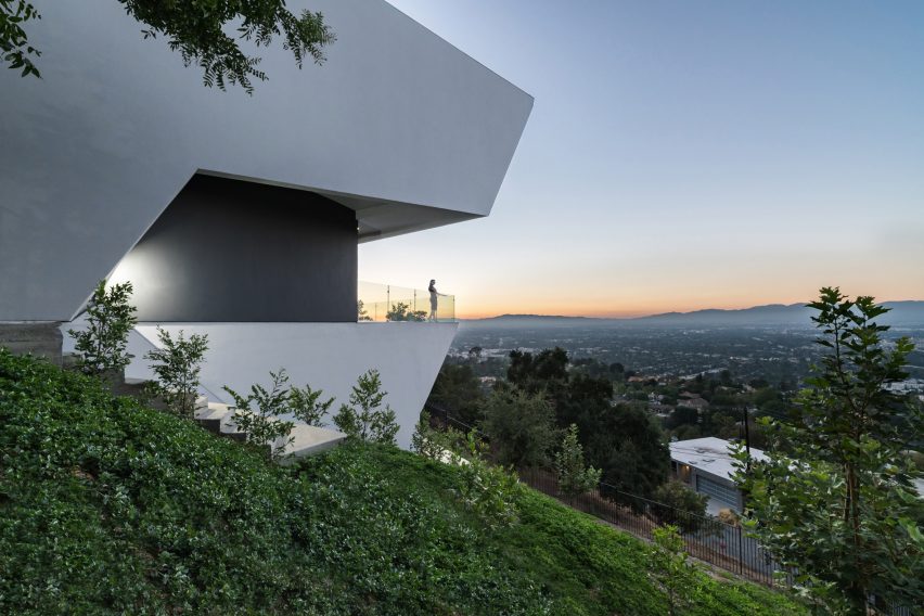 MU77 House by Arshia Architects